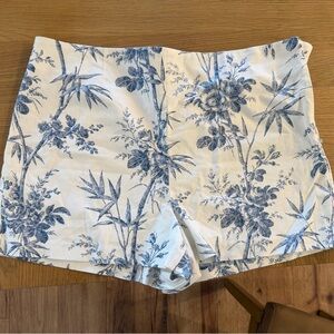 LOFT Palm printed darted shorts